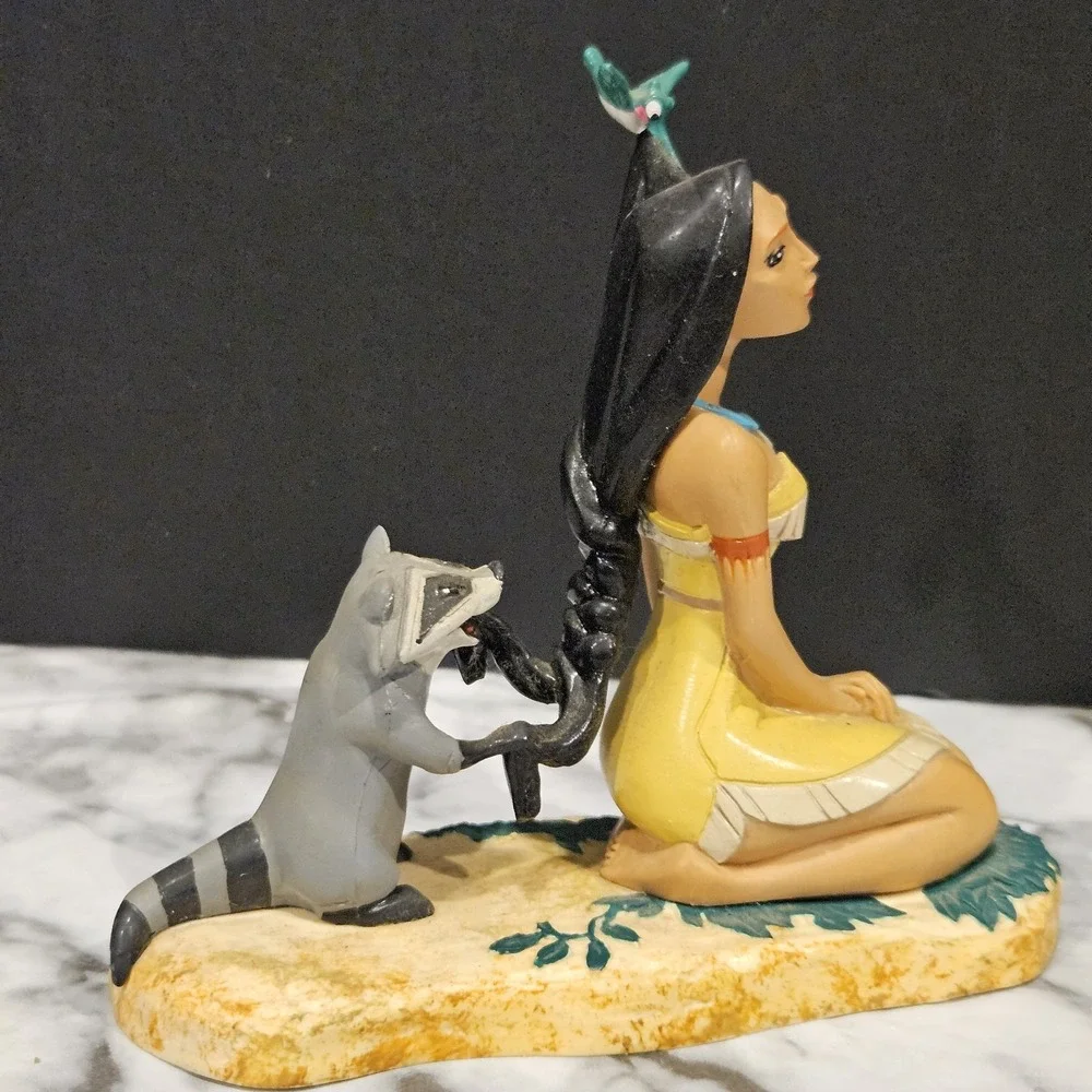 Vintage Disney Pocahontas Figurines Set Of 2 John Smith‎ Meeko Flit